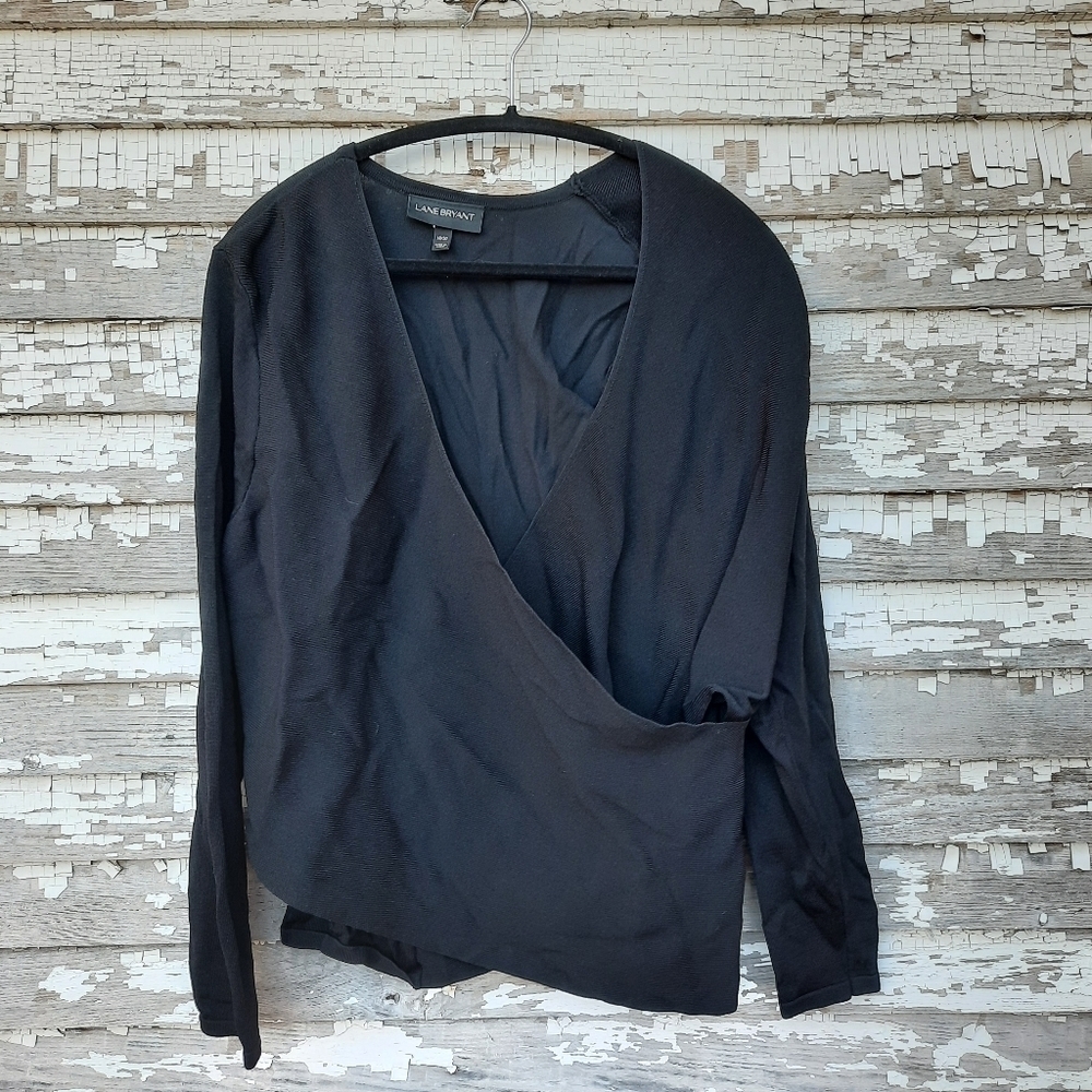 🌟 Womens Lane Bryant Size 18/20 Black Deep V-neck Twist Front Back Shirt